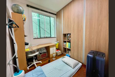 Casa à venda com 318m², 4 quartos e 2 vagas
