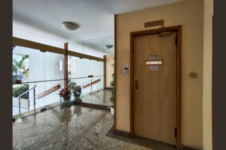 Apartamento à venda com 90m², 2 quartos e sem vagaFachada e portaria