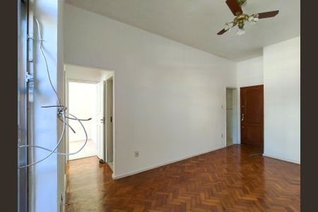 Apartamento à venda com 90m², 2 quartos e sem vagaSala