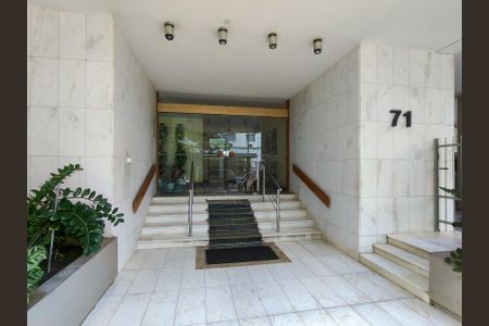 Apartamento à venda com 90m², 2 quartos e sem vagaFachada e portaria