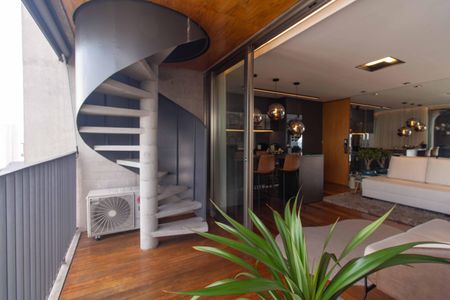 Apartamento à venda com 205m², 1 quarto e 2 vagasVaranda