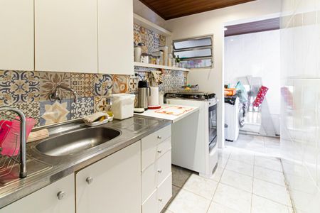 Casa à venda com 120m², 2 quartos e 2 vagas Casa à venda com 120m², 2 quartos e 2 vagasCozinha