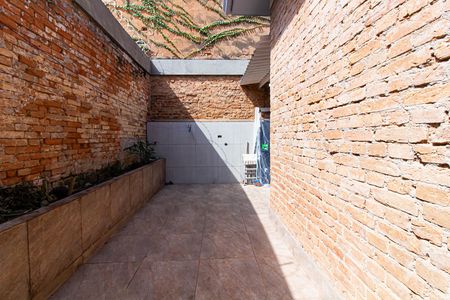Casa à venda com 120m², 2 quartos e 2 vagas Casa à venda com 120m², 2 quartos e 2 vagasÁrea externa