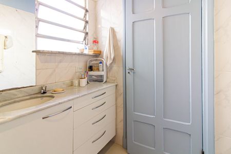 Casa à venda com 120m², 2 quartos e 2 vagas Casa à venda com 120m², 2 quartos e 2 vagasBanheiro