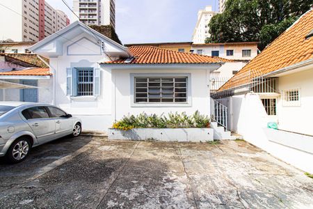 Casa à venda com 120m², 2 quartos e 2 vagas Casa à venda com 120m², 2 quartos e 2 vagasFachada