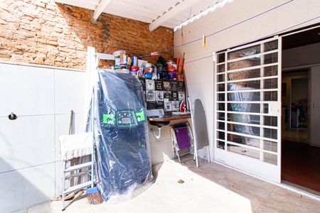 Casa à venda com 120m², 2 quartos e 2 vagas Casa à venda com 120m², 2 quartos e 2 vagasÁrea externa