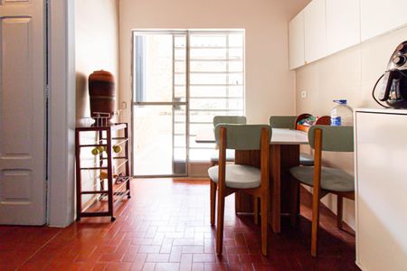 Casa à venda com 120m², 2 quartos e 2 vagas Casa à venda com 120m², 2 quartos e 2 vagasCopa