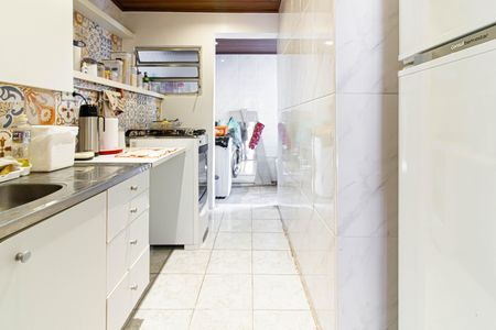 Casa à venda com 120m², 2 quartos e 2 vagas Casa à venda com 120m², 2 quartos e 2 vagasCozinha