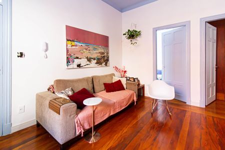 Casa à venda com 120m², 2 quartos e 2 vagas Casa à venda com 120m², 2 quartos e 2 vagasSala