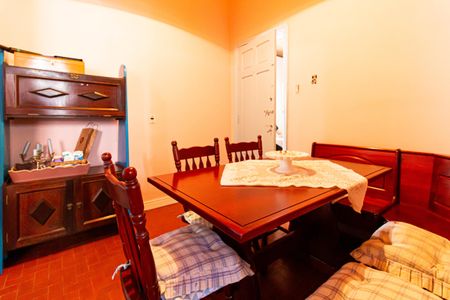 Casa à venda com 120m², 2 quartos e 2 vagas Casa à venda com 120m², 2 quartos e 2 vagasSala