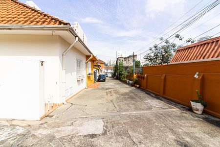 Casa à venda com 120m², 2 quartos e 2 vagas Casa à venda com 120m², 2 quartos e 2 vagasFachada