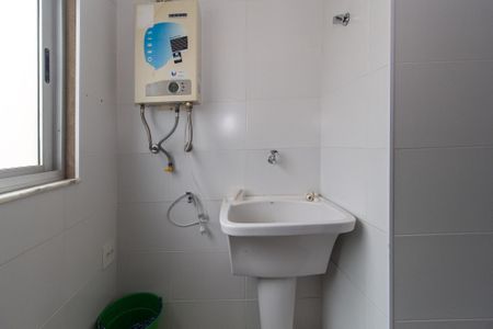 Apartamento para alugar com 68m², 2 quartos e 2 vagasBanheiro