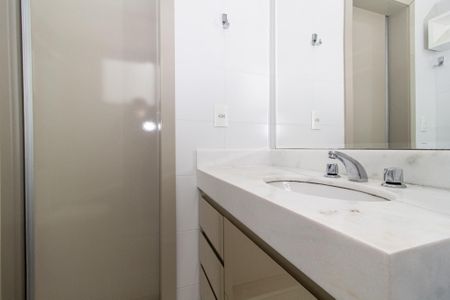 Apartamento para alugar com 68m², 2 quartos e 2 vagasBanheiro