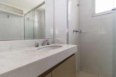 Apartamento para alugar com 68m², 2 quartos e 2 vagasBanheiro 