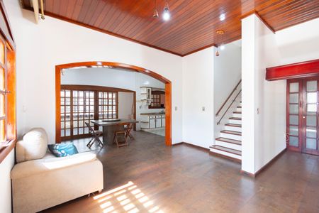 Casa para alugar com 4 quartos, 363m² em Igara, Canoas