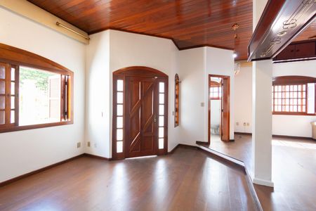 Casa para alugar com 4 quartos, 363m² em Igara, Canoas