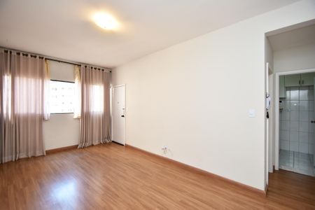 Apartamento para alugar com 75m², 2 quartos e sem vagaSala