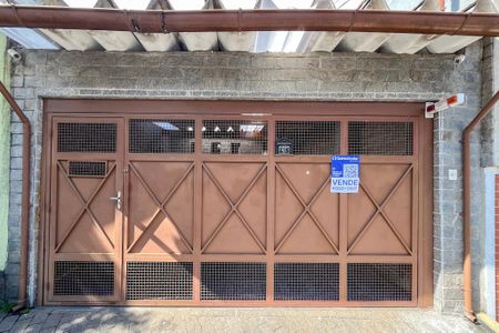 Casa à venda com 90m², 2 quartos e 2 vagasFachada