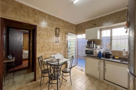 Casa à venda com 90m², 2 quartos e 2 vagasCozinha