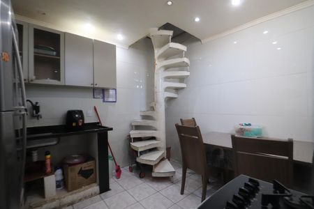Casa à venda com 320m², 4 quartos e 4 vagasCozinha - Casa 2