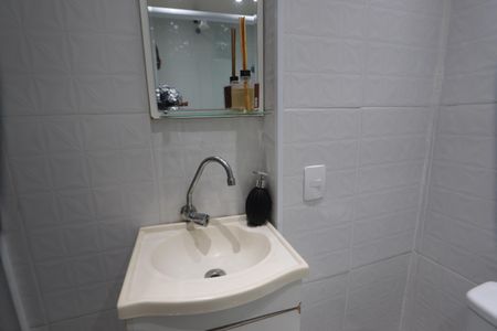 Casa à venda com 320m², 4 quartos e 4 vagasBanheiro de Baixo - Casa 2
