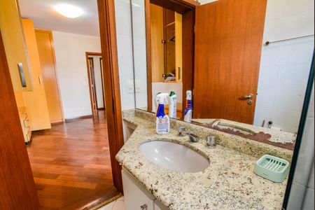 Apartamento à venda com 102m², 3 quartos e 2 vagas Apartamento à venda com 102m², 3 quartos e 2 vagasBanheiro da Suíte