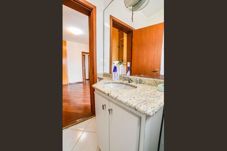 Apartamento à venda com 102m², 3 quartos e 2 vagas Apartamento à venda com 102m², 3 quartos e 2 vagasBanheiro da Suíte