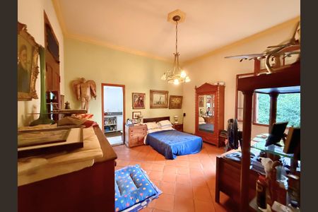 Casa à venda com 398m², 3 quartos e 4 vagasQuarto