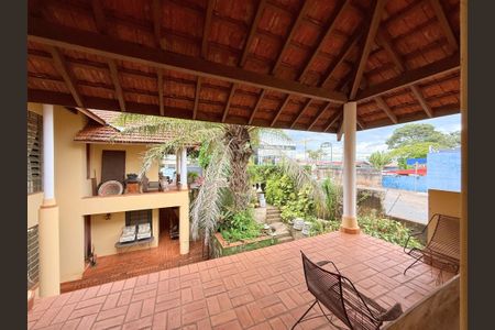 Casa à venda com 398m², 3 quartos e 4 vagasVaranda