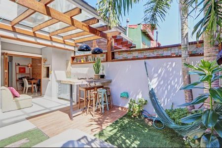 Casa de condomínio à venda com 180m², 3 quartos e 3 vagasÁrea externa