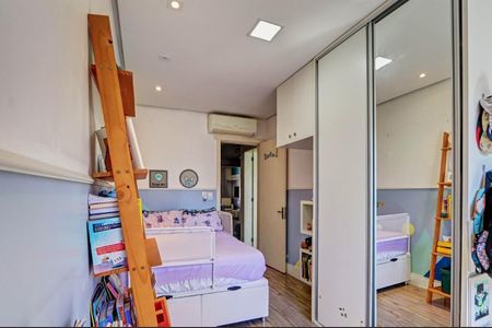 Casa de condomínio à venda com 180m², 3 quartos e 3 vagasQuarto 