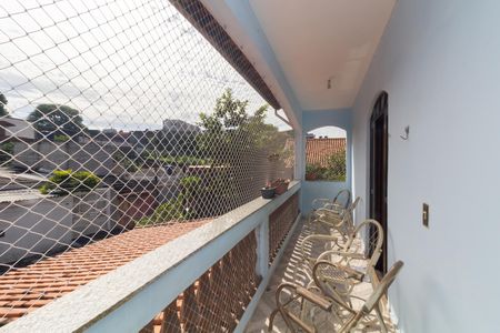 Casa à venda com 300m², 3 quartos e 3 vagas Casa à venda com 300m², 3 quartos e 3 vagasSacada