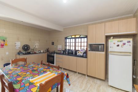 Casa à venda com 300m², 3 quartos e 3 vagas Casa à venda com 300m², 3 quartos e 3 vagasCozinha