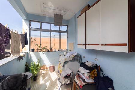 Casa à venda com 300m², 3 quartos e 3 vagas Casa à venda com 300m², 3 quartos e 3 vagasÁrea de Serviço