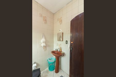 Casa à venda com 300m², 3 quartos e 3 vagas Casa à venda com 300m², 3 quartos e 3 vagasBanheiro 3
