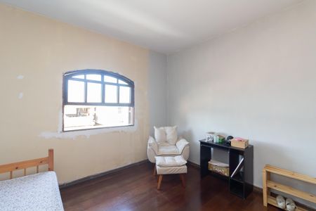 Casa à venda com 300m², 3 quartos e 3 vagas Casa à venda com 300m², 3 quartos e 3 vagasQuarto 2