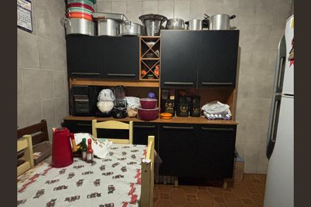 Casa à venda com 76m², 3 quartos e 2 vagasCozinha 