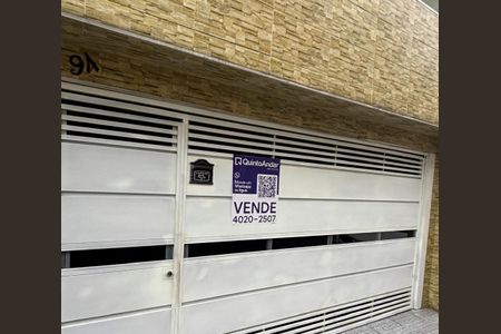 Casa à venda com 76m², 3 quartos e 2 vagasFachada 