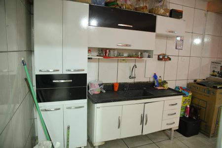 Casa à venda com 76m², 3 quartos e 2 vagasárea de convivência ( cozinha) 