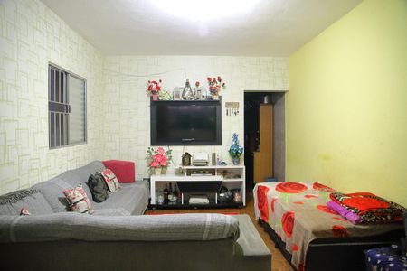 Casa à venda com 76m², 3 quartos e 2 vagasSala