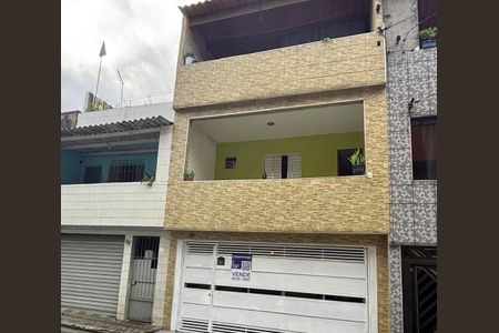 Casa à venda com 76m², 3 quartos e 2 vagasFachada 