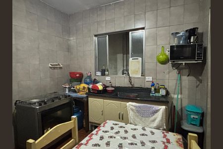 Casa à venda com 76m², 3 quartos e 2 vagasCozinha 