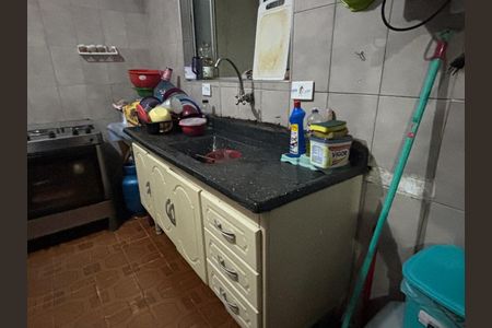 Casa à venda com 76m², 3 quartos e 2 vagasCozinha 