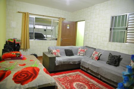 Casa à venda com 76m², 3 quartos e 2 vagasSala