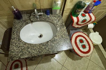 Casa à venda com 76m², 3 quartos e 2 vagasBanheiro Social 