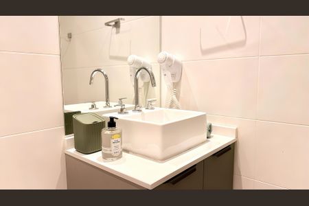 Banheiro de apartamento à venda com 1 quarto, 21m² em Pompeia, São Paulo