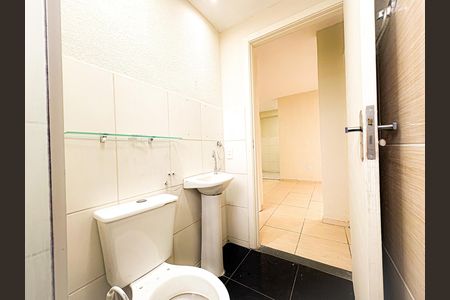 Apartamento para alugar com 44m², 2 quartos e sem vaga Apartamento para alugar com 44m², 2 quartos e sem vagaBanheiro