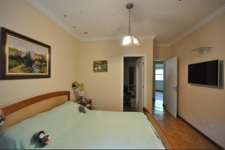 Casa à venda com 510m², 4 quartos e 6 vagasSuíte 2