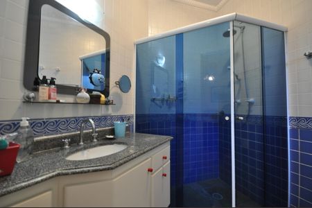 Casa à venda com 510m², 4 quartos e 6 vagasBanheiro da Suíte 2