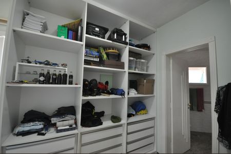 Casa à venda com 510m², 4 quartos e 6 vagasCloset